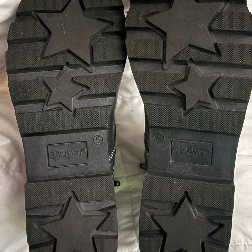 Shiny Combat style Ankle boot - Picture 3 of 7